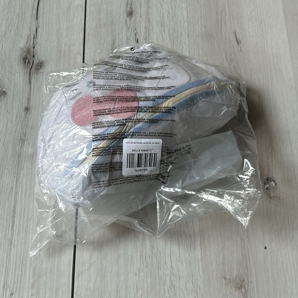 Loungefly Hello Kitty 50th Anniversary Classic Belt Bag white NWT in pkg - Picture 9 of 10